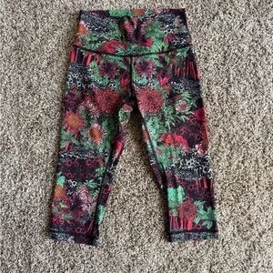Lululemon Wunder Under High Rise Zen Garden Floral Size 6 Crop Leggings